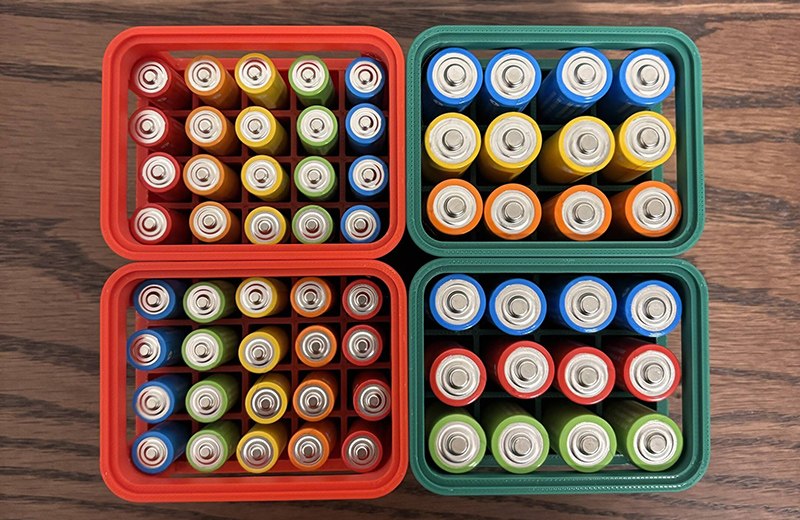 可堆叠电池收纳盒