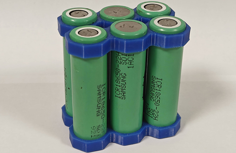 3D打印电池定位格架手板是电池模组研发阶段快速验证电芯固定、装配适配的核心原型件，适配圆柱、方形、软包各类电芯