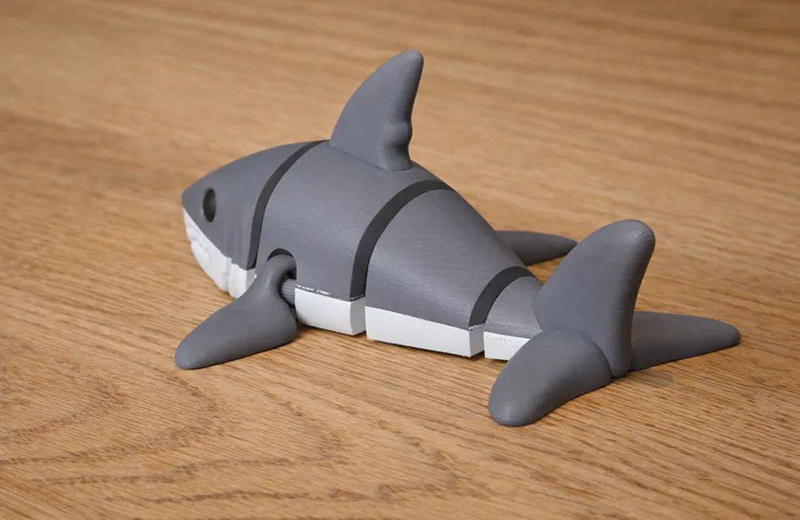 拼接鲨鱼玩具
